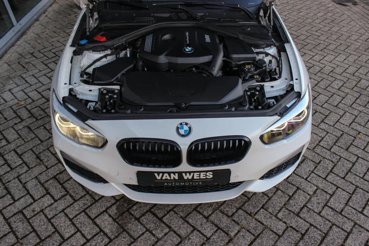 120i Edition M Sport Shadow High Executive | 2e eigenaar | Driving Assistant | Schuif-/kanteldak | Camera | Harman Kardon | Keyless entry | LED | M sport remmen | PDC
