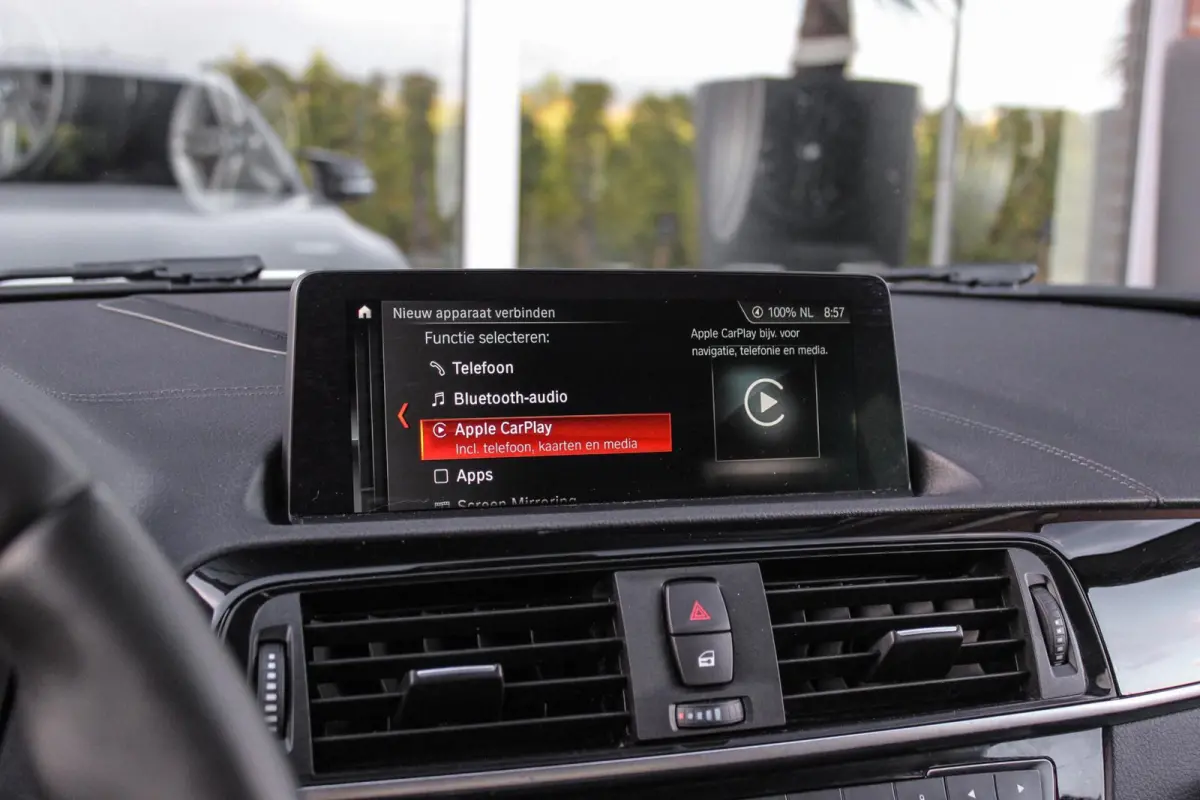 120i Edition M Sport Shadow High Executive | 2e eigenaar | Driving Assistant | Schuif-/kanteldak | Camera | Harman Kardon | Keyless entry | LED | M sport remmen | PDC