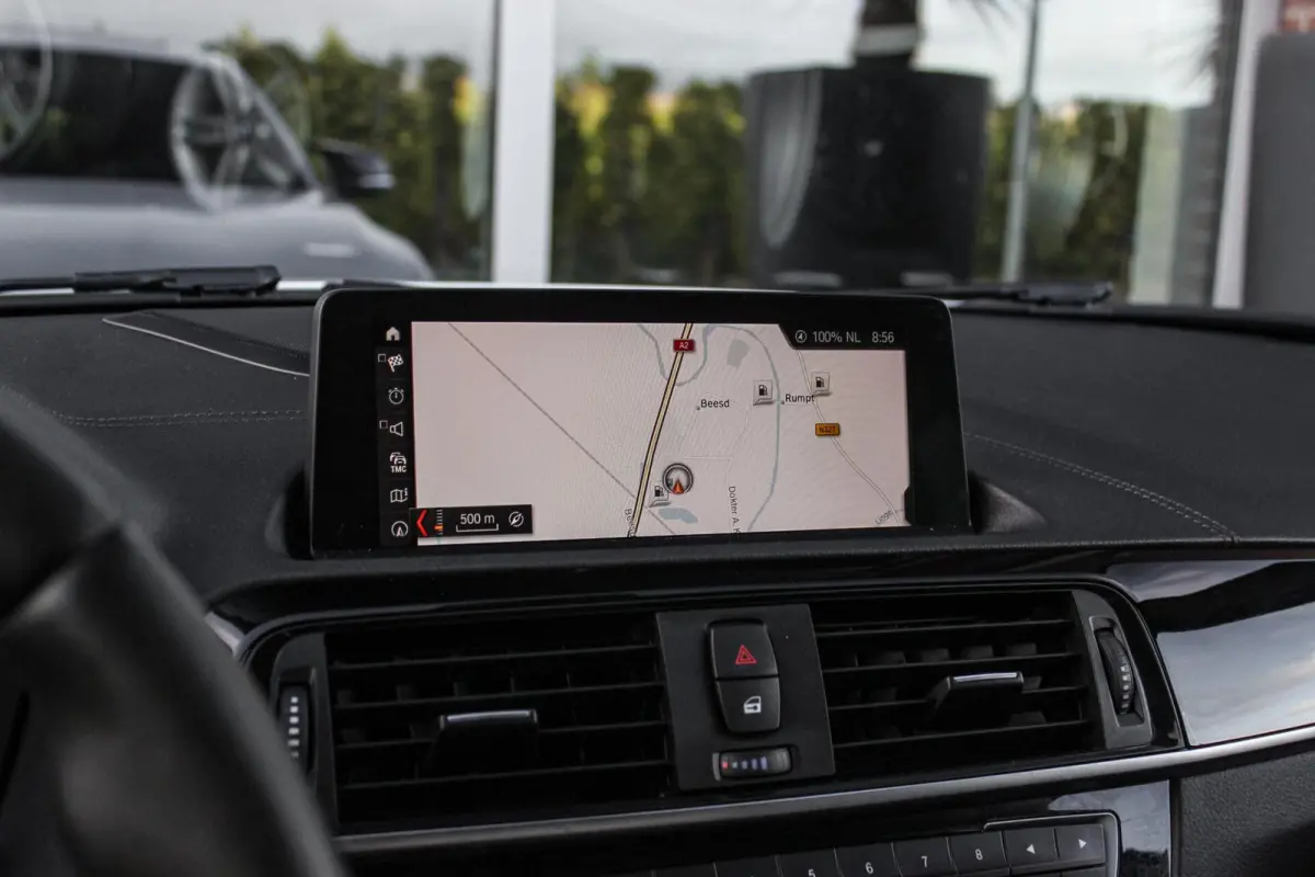 120i Edition M Sport Shadow High Executive | 2e eigenaar | Driving Assistant | Schuif-/kanteldak | Camera | Harman Kardon | Keyless entry | LED | M sport remmen | PDC