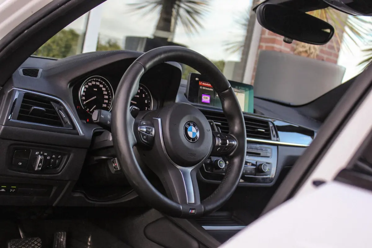 120i Edition M Sport Shadow High Executive | 2e eigenaar | Driving Assistant | Schuif-/kanteldak | Camera | Harman Kardon | Keyless entry | LED | M sport remmen | PDC