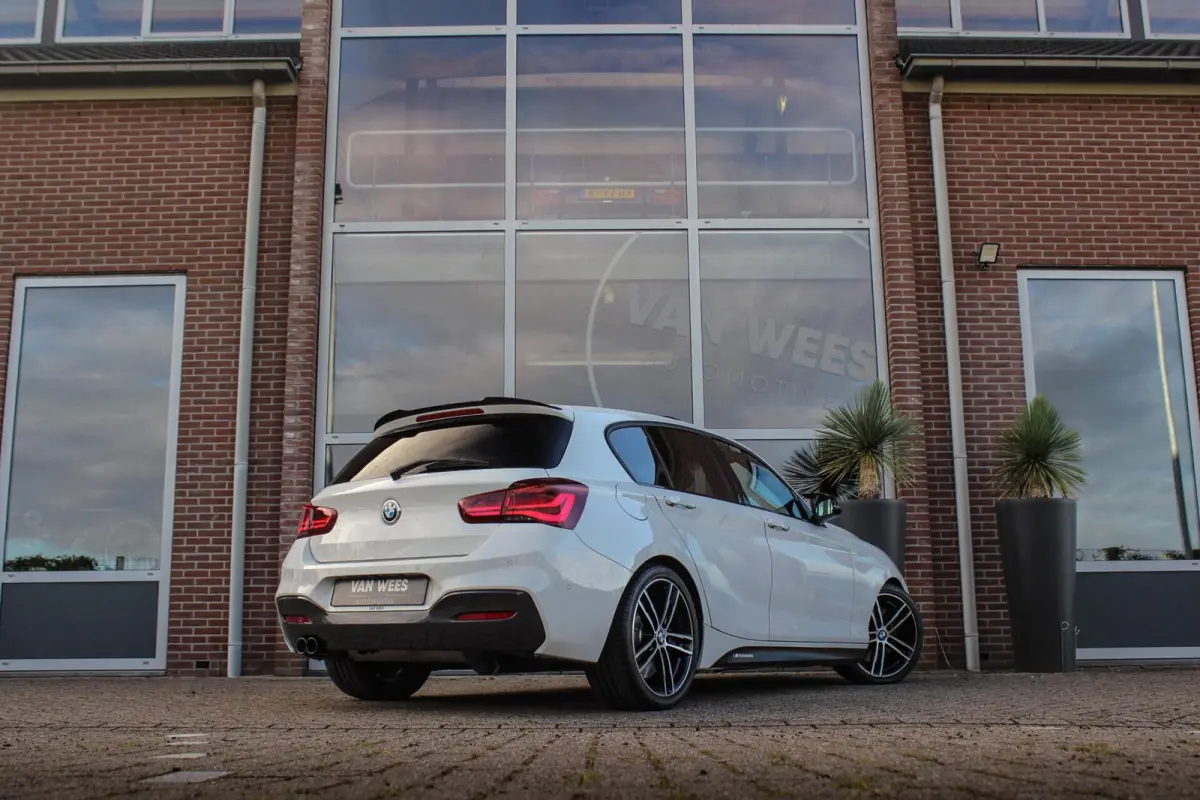120i Edition M Sport Shadow High Executive | 2e eigenaar | Driving Assistant | Schuif-/kanteldak | Camera | Harman Kardon | Keyless entry | LED | M sport remmen | PDC