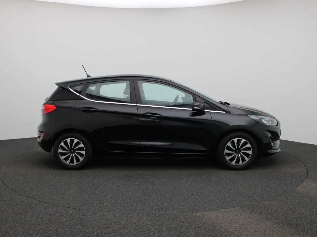 1.0 EcoBoost Hybrid Titanium STOEL - STUUR EN VOORRUIT VERWARMING | APPLE CARPLAY | PARKEER SENSOREN ACHTER | CRUISE CONTROL
