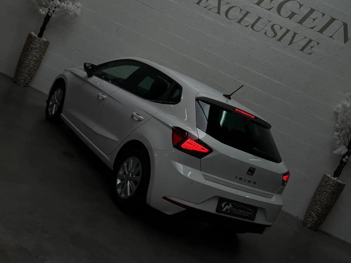 1.0 TSI Style Intense / Camera / Carplay + Android Auto / Adaptive Cruise / PDC V+A / Garantie /