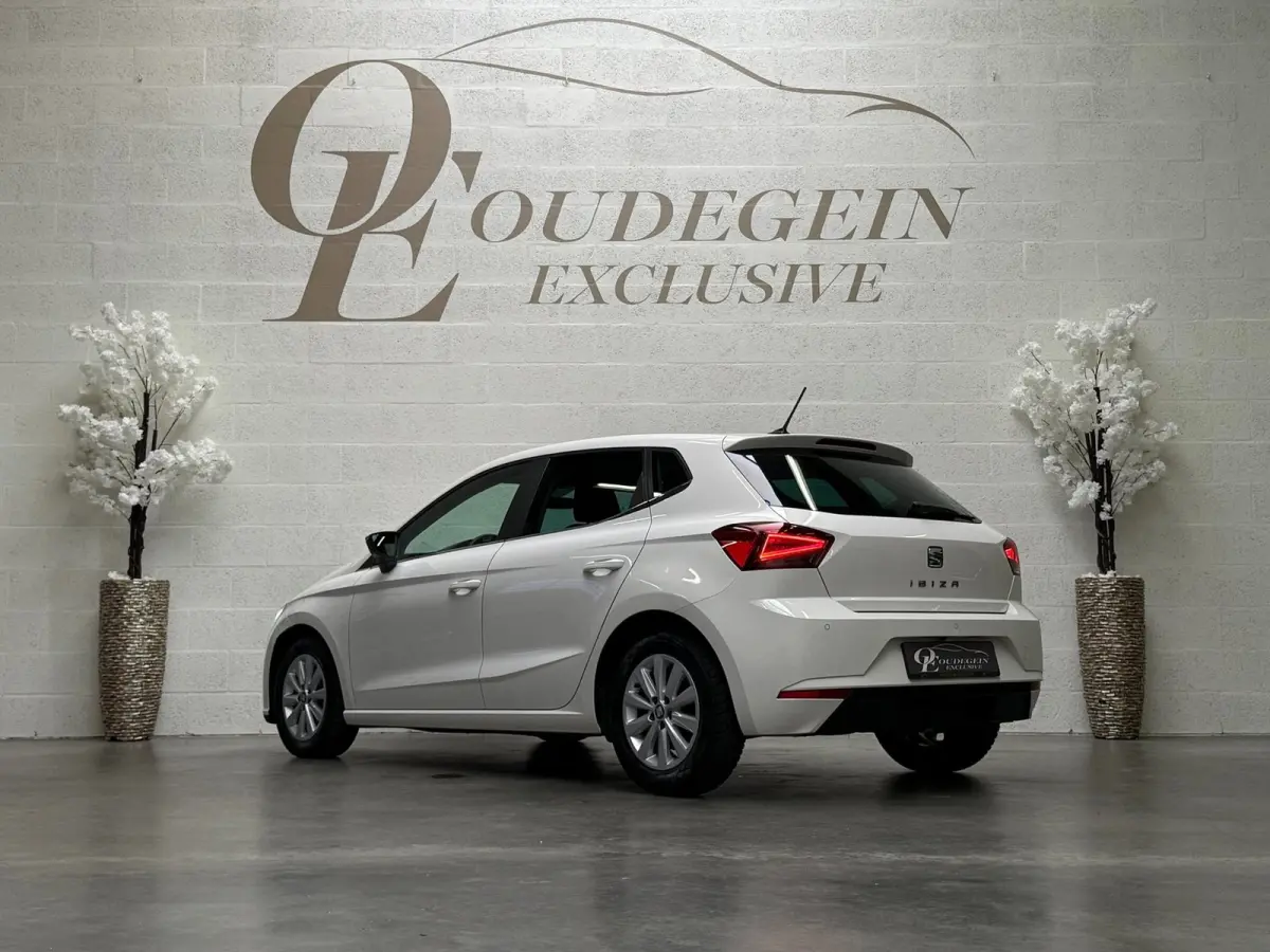 1.0 TSI Style Intense / Camera / Carplay + Android Auto / Adaptive Cruise / PDC V+A / Garantie /