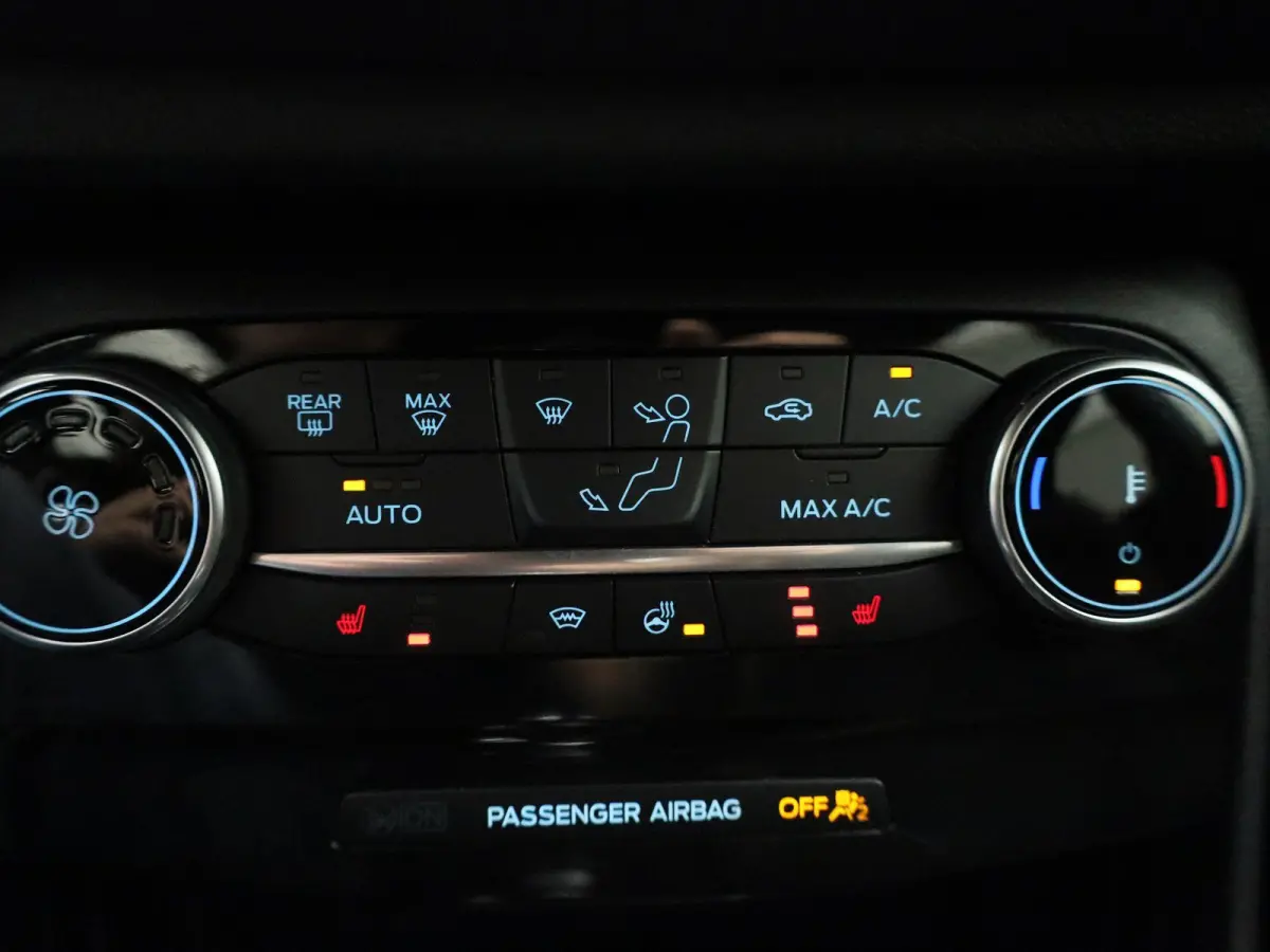 1.0 EcoBoost ST-Line X Winterpack | Navigatie | Adaptive cruise | Climate | Apple carplay | Camera | B&O Soundsystem | Half leder | All Weather Banden |