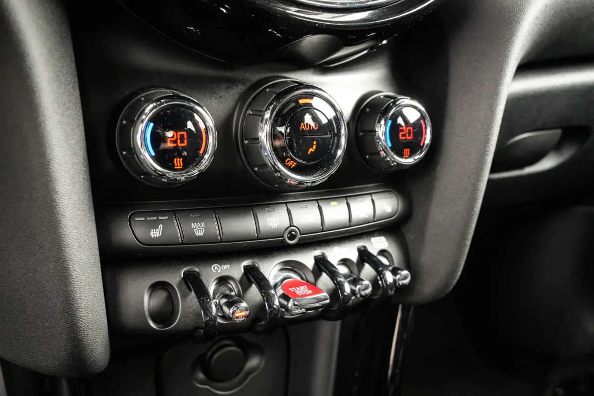 1.5 Cooper Chili | CarPlay | H.Leder | Clima | Stoelverw. | PDC | Metallic | 75dkm! |