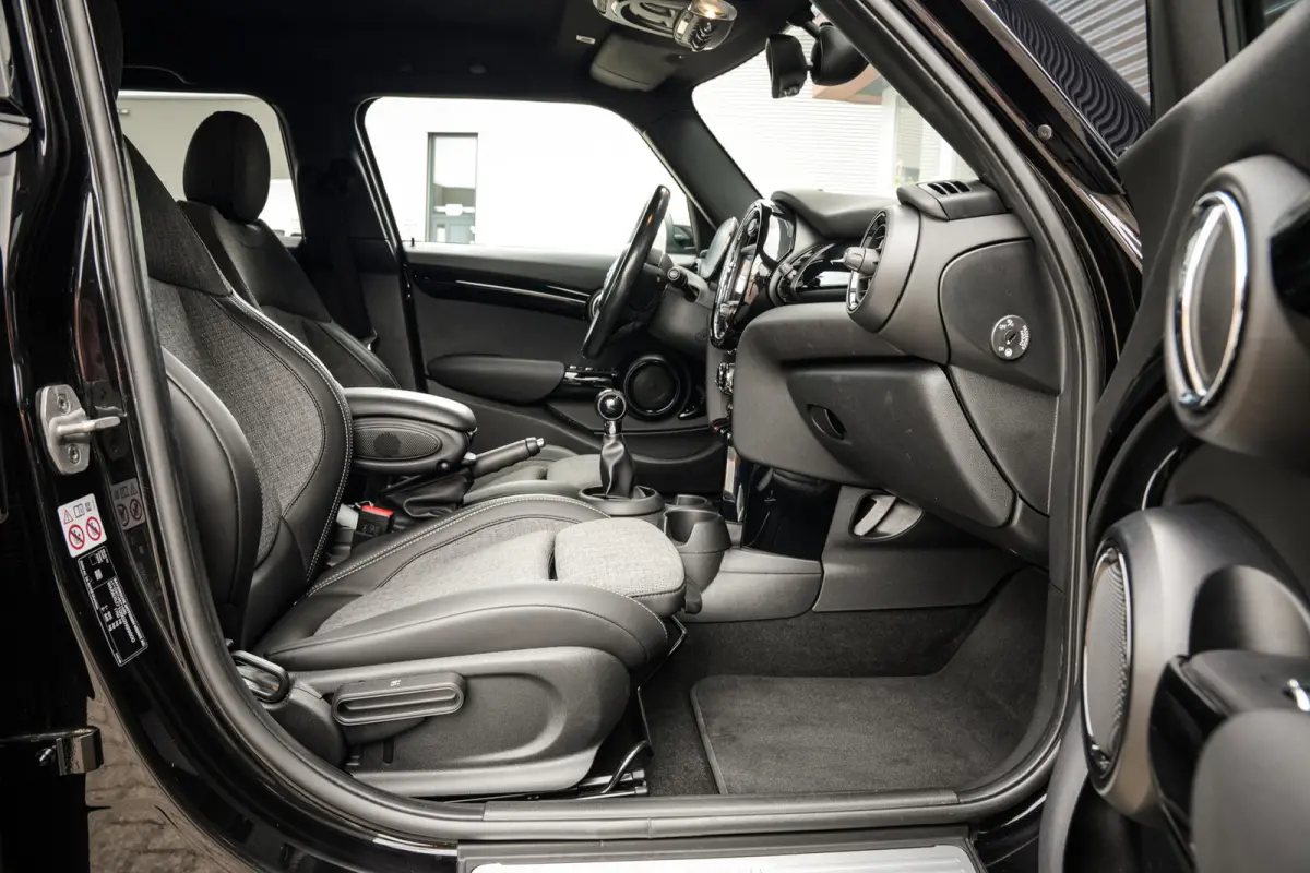 1.5 Cooper Chili | CarPlay | H.Leder | Clima | Stoelverw. | PDC | Metallic | 75dkm! |