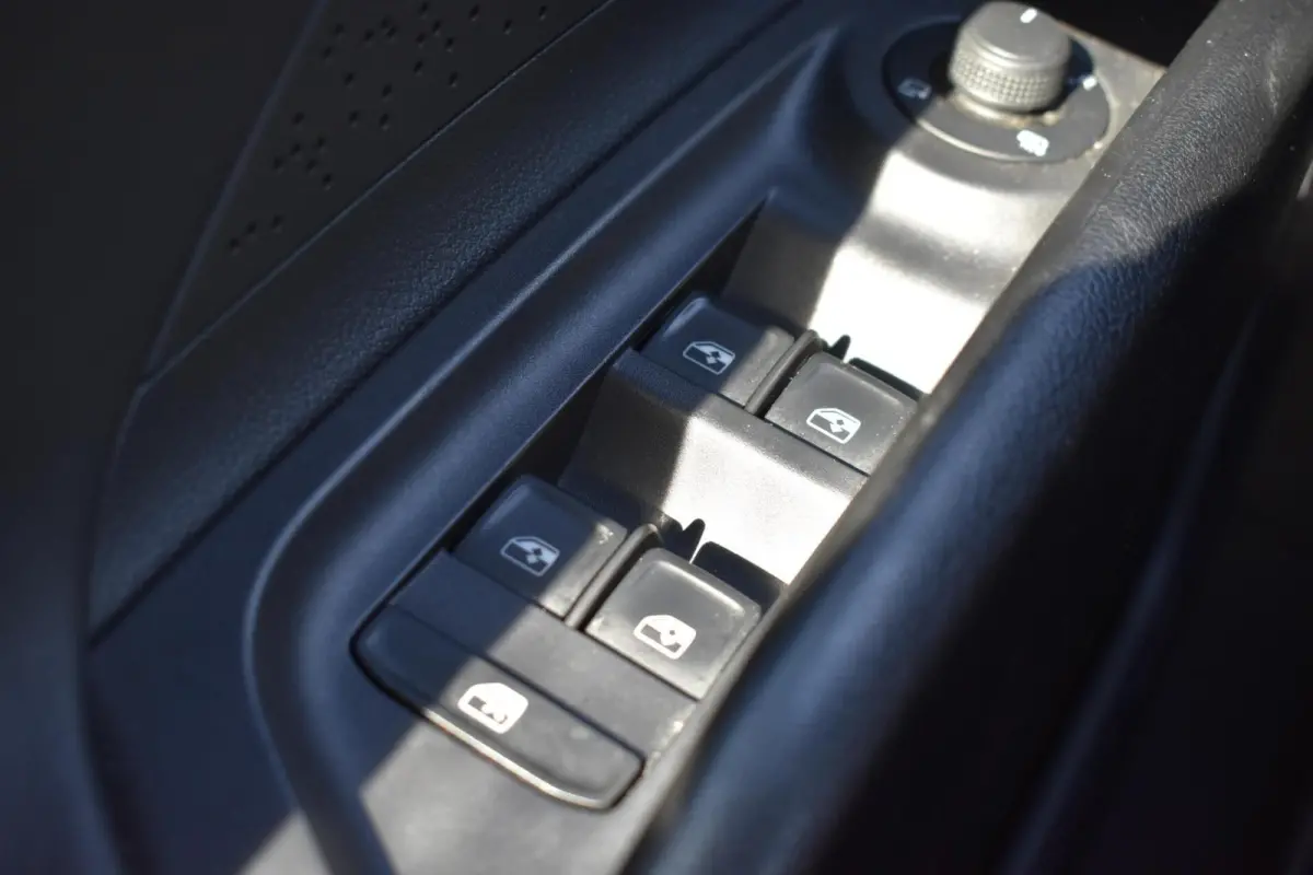 60 Sportline | Camera | Carplay | Cruise Control |