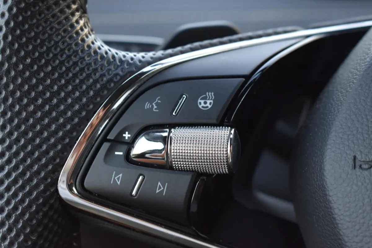 60 Sportline | Camera | Carplay | Cruise Control |