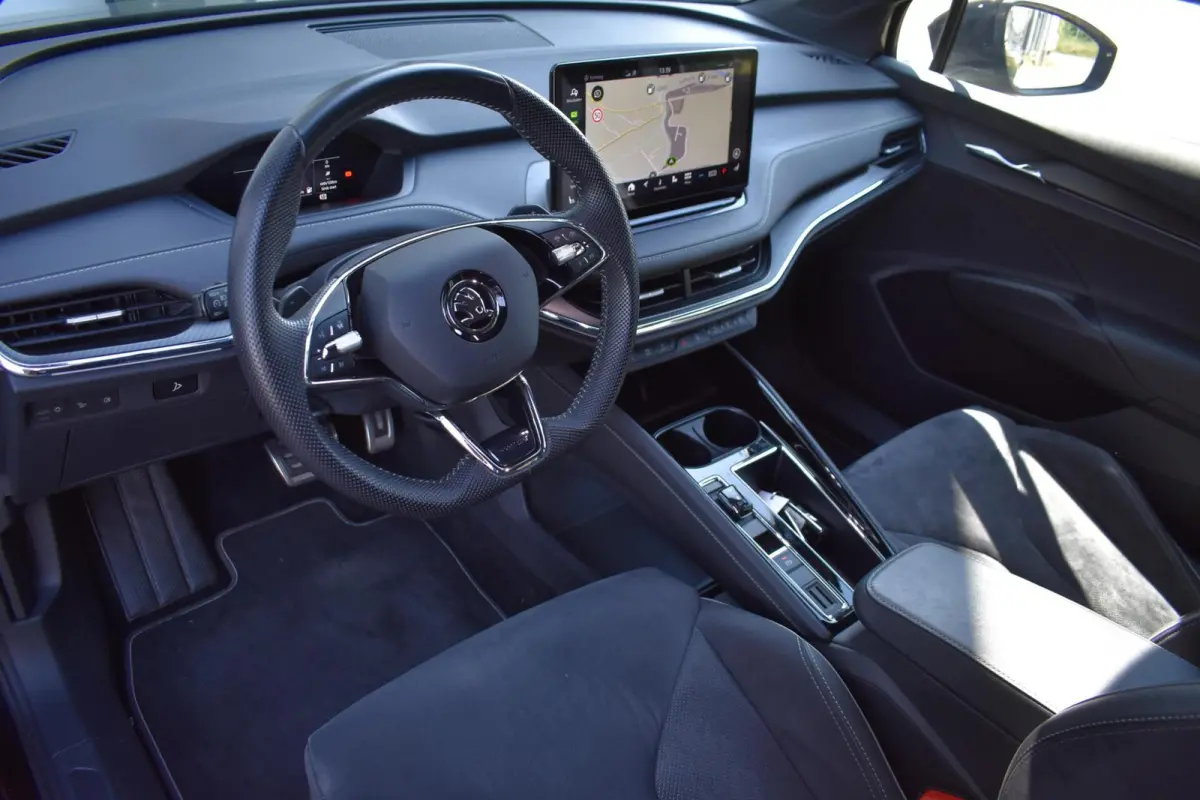 60 Sportline | Camera | Carplay | Cruise Control |