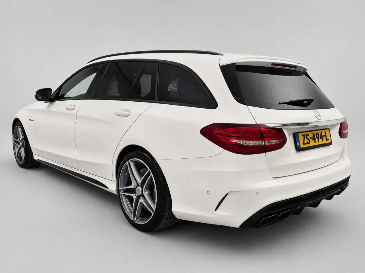 AMG 63 - Dealeronderhouden - Panoramadak - Burmester - Camera - Elektr klep - Rijklaar !
