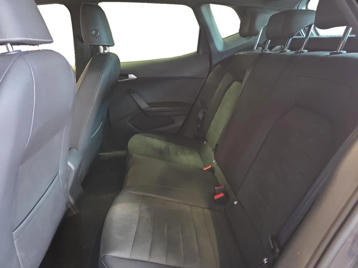 Xperience Business Connect | Adaptief Cruise  | Climate Control | Camera | Dodehoek Detectie | 17'' LM Velgen | Apple Carplay | Android Auto | 9.000 km!