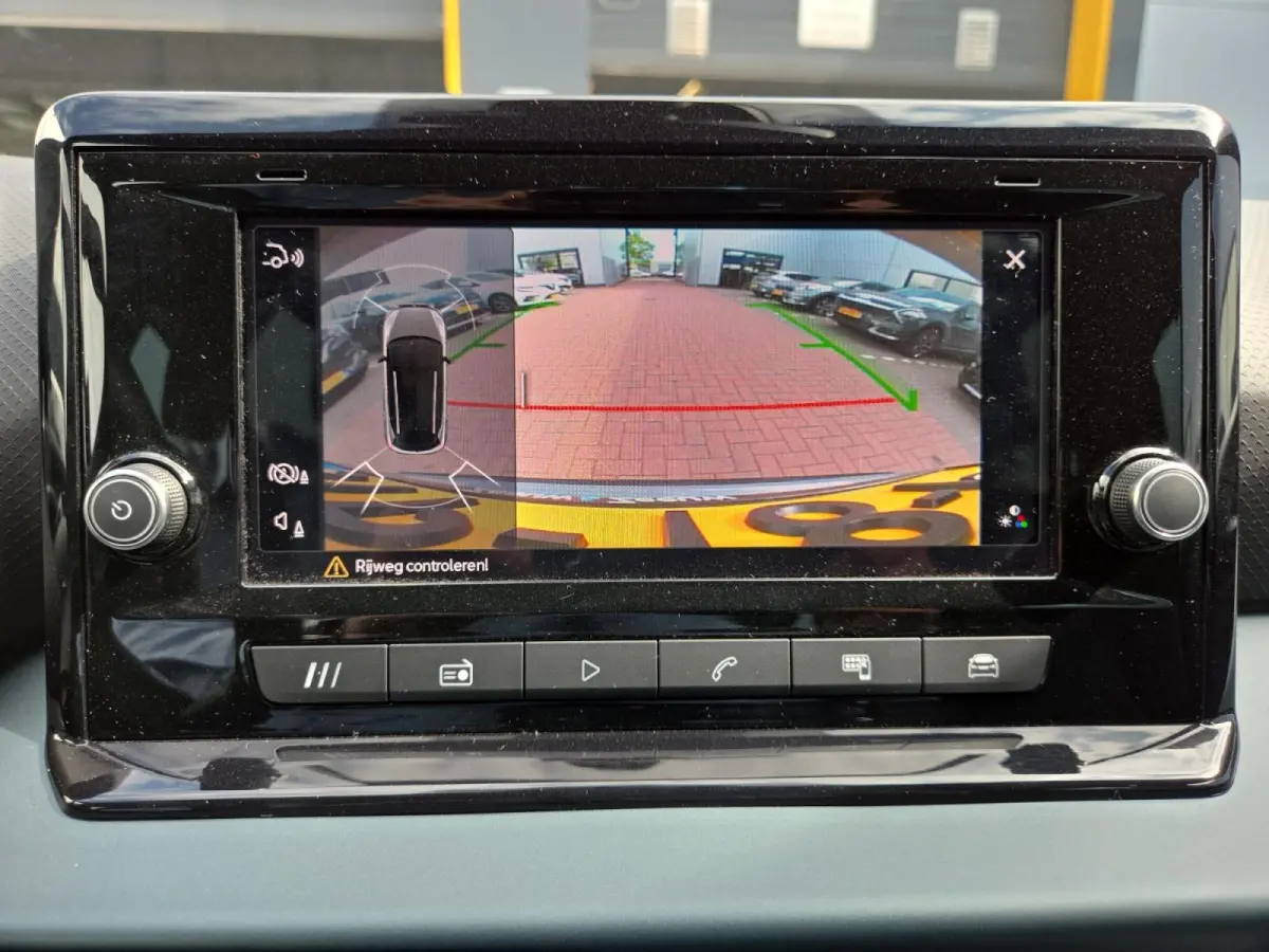 Xperience Business Connect | Adaptief Cruise  | Climate Control | Camera | Dodehoek Detectie | 17'' LM Velgen | Apple Carplay | Android Auto | 9.000 km!