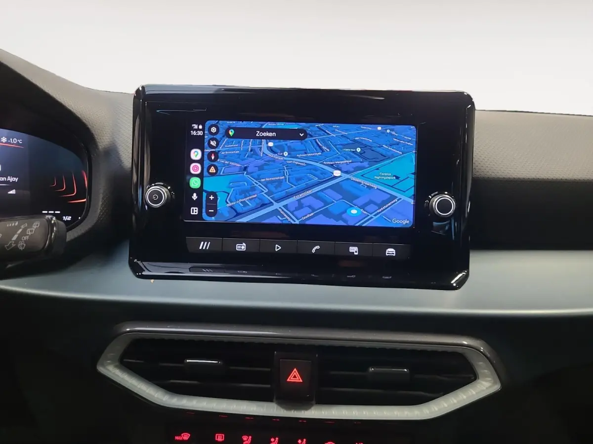 Xperience Business Connect | Adaptief Cruise  | Climate Control | Camera | Dodehoek Detectie | 17'' LM Velgen | Apple Carplay | Android Auto | 9.000 km!