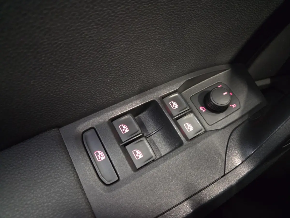 Xperience Business Connect | Adaptief Cruise  | Climate Control | Camera | Dodehoek Detectie | 17'' LM Velgen | Apple Carplay | Android Auto | 9.000 km!