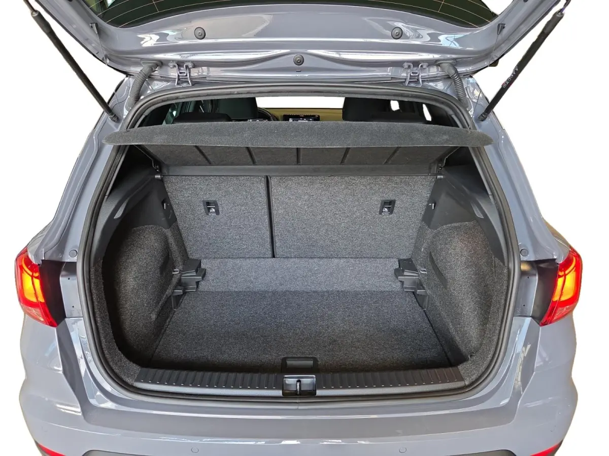 Xperience Business Connect | Adaptief Cruise  | Climate Control | Camera | Dodehoek Detectie | 17'' LM Velgen | Apple Carplay | Android Auto | 9.000 km!