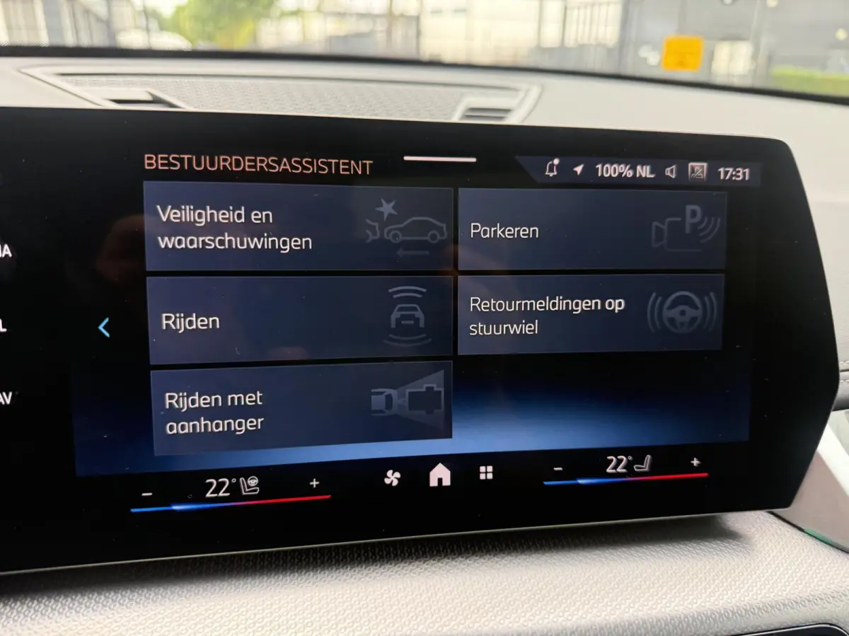 xDrive30e M SPORT MASSAGE ,PANO ,LEER ,HEAD UP