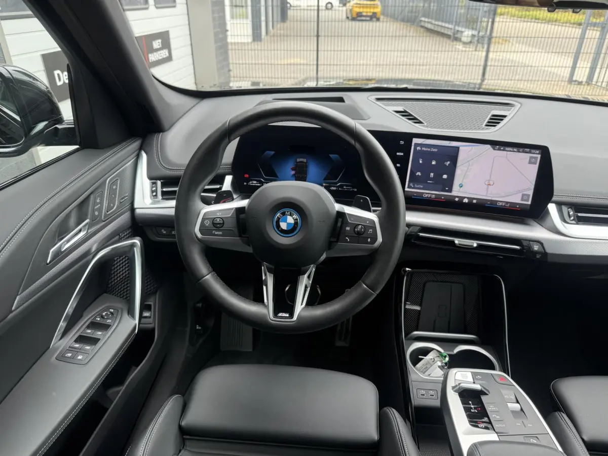 xDrive30e M SPORT MASSAGE ,PANO ,LEER ,HEAD UP