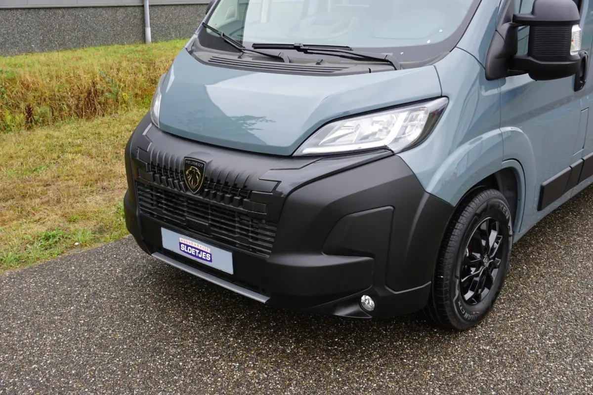 2.2 BlueHDi 180 L3H2 3.5t in Nieuwstaat |Automaat |Camera |Cruise |Navi |Groot scherm |2e airbag |BPM voordeel! |Climate control |Parkeersensoren |180 pk