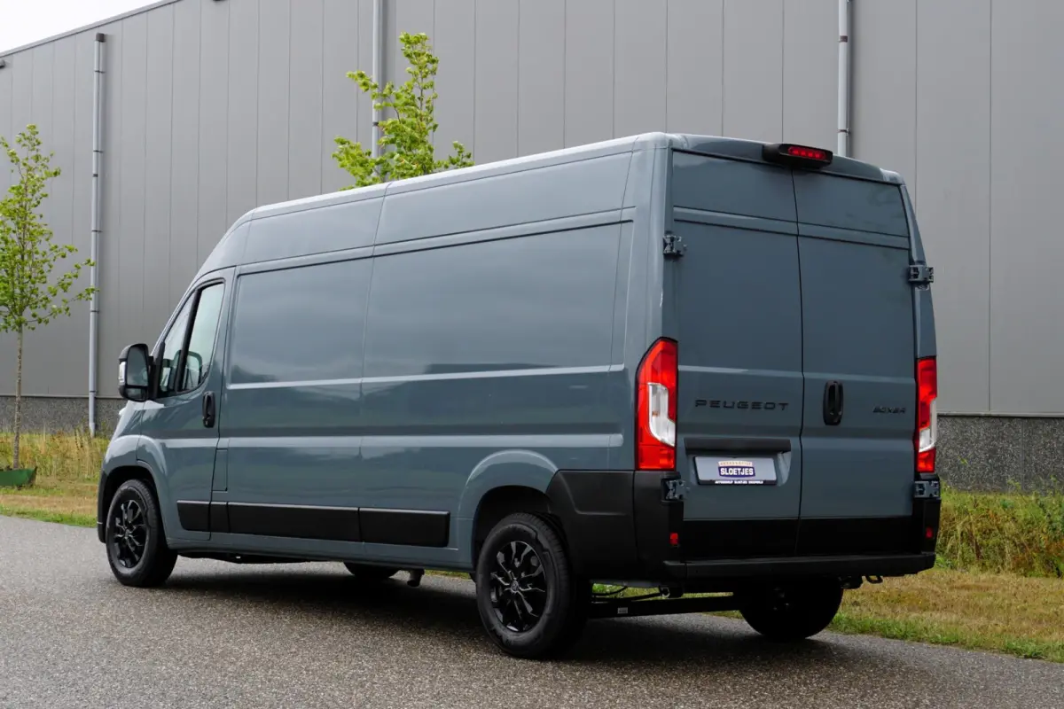 2.2 BlueHDi 180 L3H2 3.5t in Nieuwstaat |Automaat |Camera |Cruise |Navi |Groot scherm |2e airbag |BPM voordeel! |Climate control |Parkeersensoren |180 pk