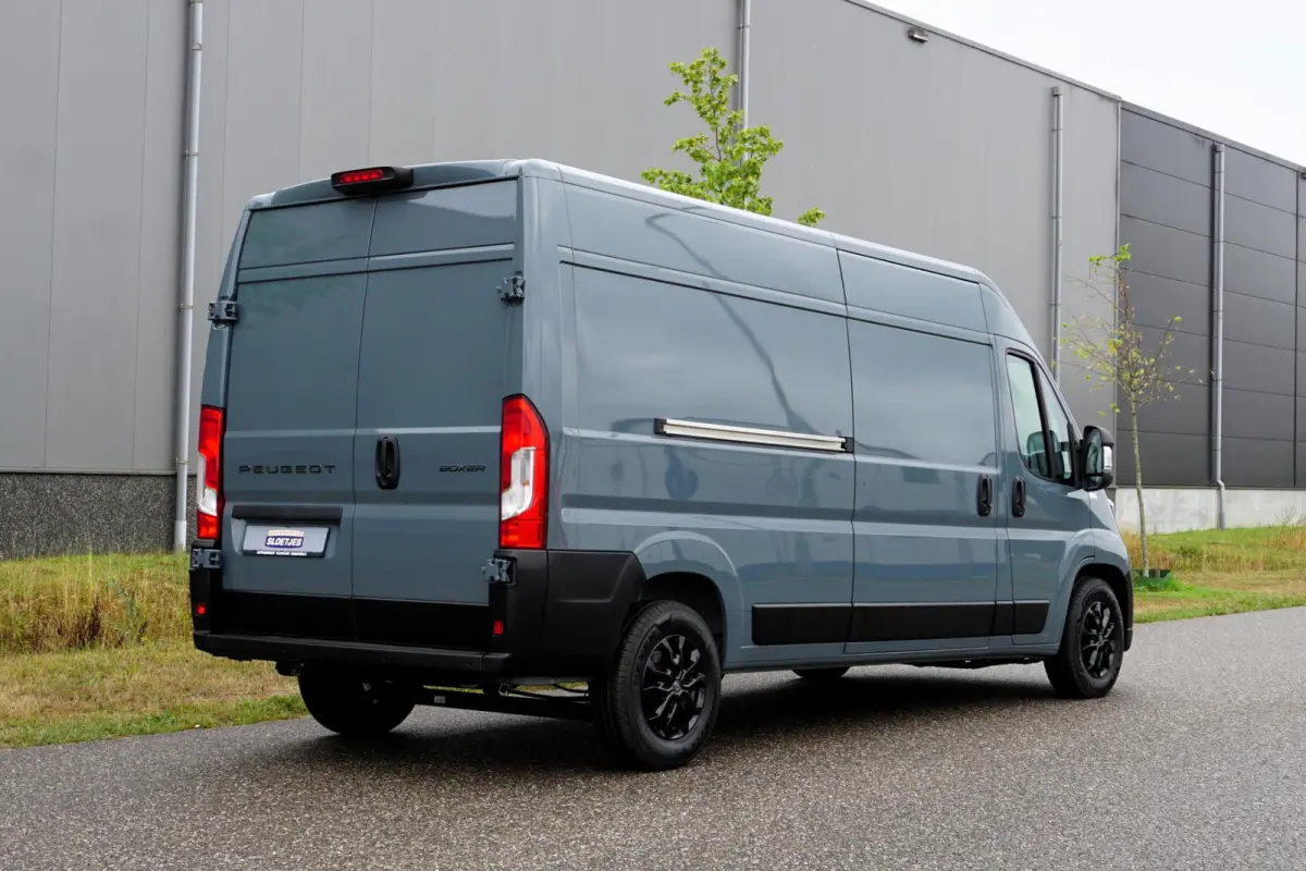 2.2 BlueHDi 180 L3H2 3.5t in Nieuwstaat |Automaat |Camera |Cruise |Navi |Groot scherm |2e airbag |BPM voordeel! |Climate control |Parkeersensoren |180 pk
