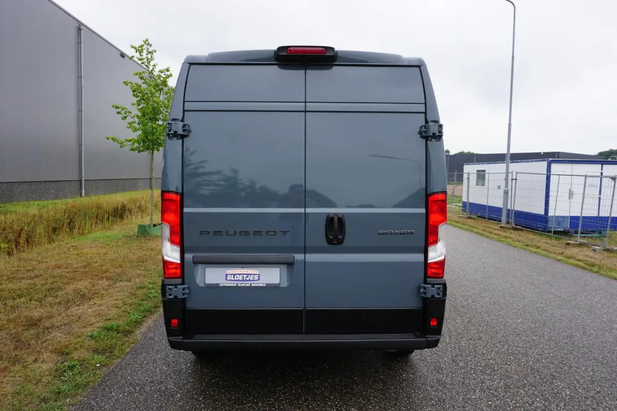 2.2 BlueHDi 180 L3H2 3.5t in Nieuwstaat |Automaat |Camera |Cruise |Navi |Groot scherm |2e airbag |BPM voordeel! |Climate control |Parkeersensoren |180 pk