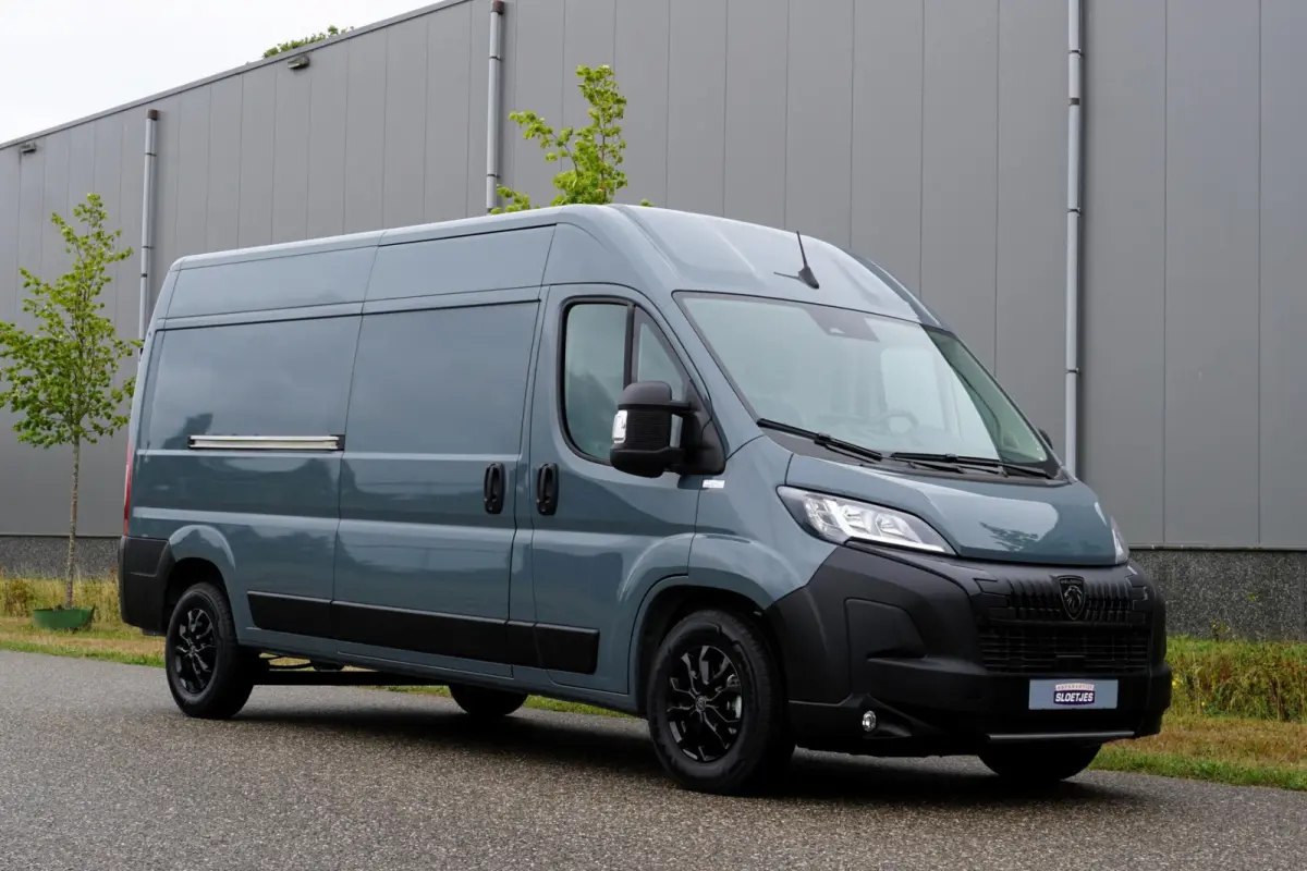 2.2 BlueHDi 180 L3H2 3.5t in Nieuwstaat |Automaat |Camera |Cruise |Navi |Groot scherm |2e airbag |BPM voordeel! |Climate control |Parkeersensoren |180 pk