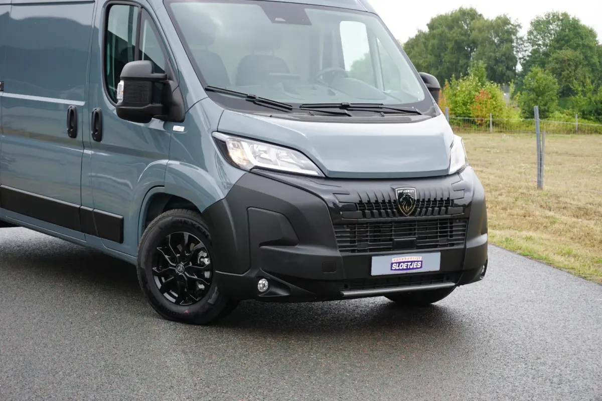 2.2 BlueHDi 180 L3H2 3.5t in Nieuwstaat |Automaat |Camera |Cruise |Navi |Groot scherm |2e airbag |BPM voordeel! |Climate control |Parkeersensoren |180 pk