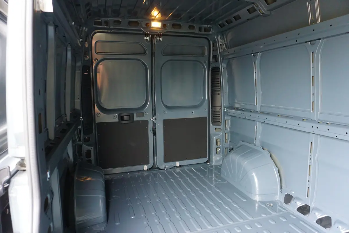 2.2 BlueHDi 180 L3H2 3.5t in Nieuwstaat |Automaat |Camera |Cruise |Navi |Groot scherm |2e airbag |BPM voordeel! |Climate control |Parkeersensoren |180 pk