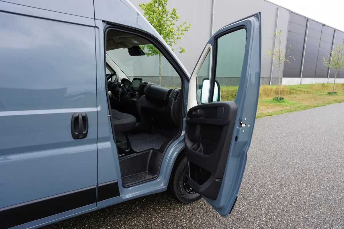 2.2 BlueHDi 180 L3H2 3.5t in Nieuwstaat |Automaat |Camera |Cruise |Navi |Groot scherm |2e airbag |BPM voordeel! |Climate control |Parkeersensoren |180 pk