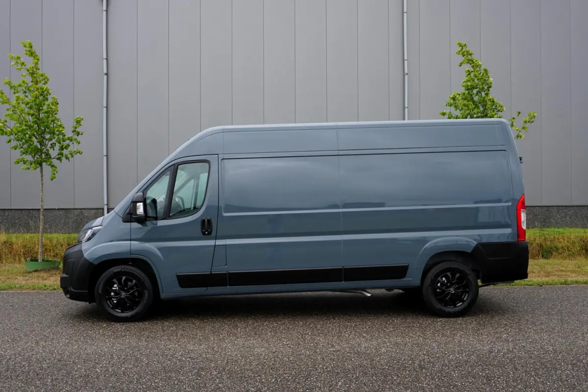 2.2 BlueHDi 180 L3H2 3.5t in Nieuwstaat |Automaat |Camera |Cruise |Navi |Groot scherm |2e airbag |BPM voordeel! |Climate control |Parkeersensoren |180 pk