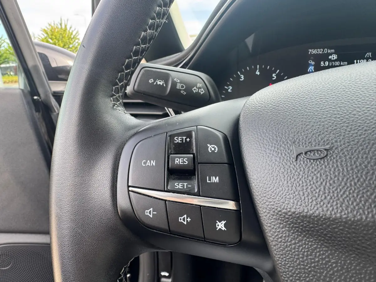 1.0 EcoBoost Titanium | Parkeersensoren Achter | Cruise Ctrl | Apple Carplay/ Android Auto | Climate Control |