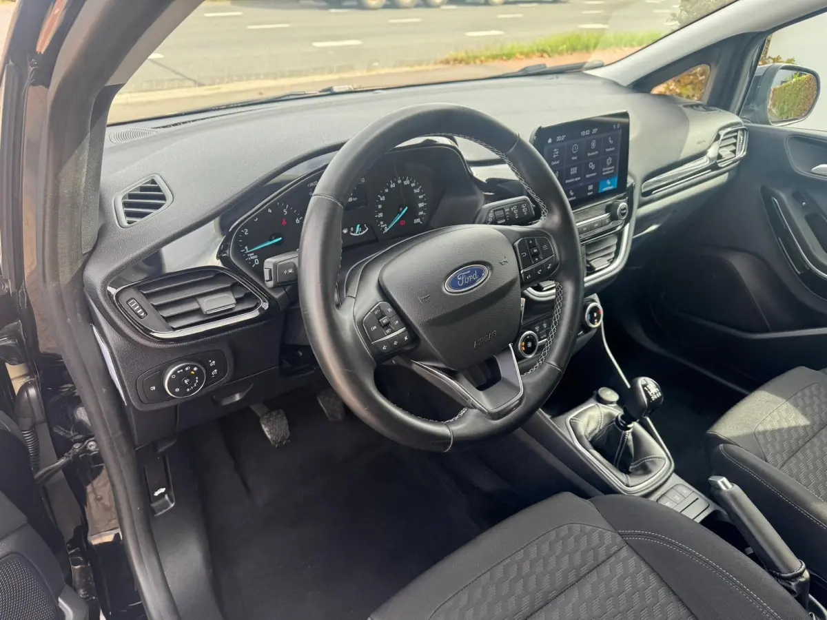 1.0 EcoBoost Titanium | Parkeersensoren Achter | Cruise Ctrl | Apple Carplay/ Android Auto | Climate Control |
