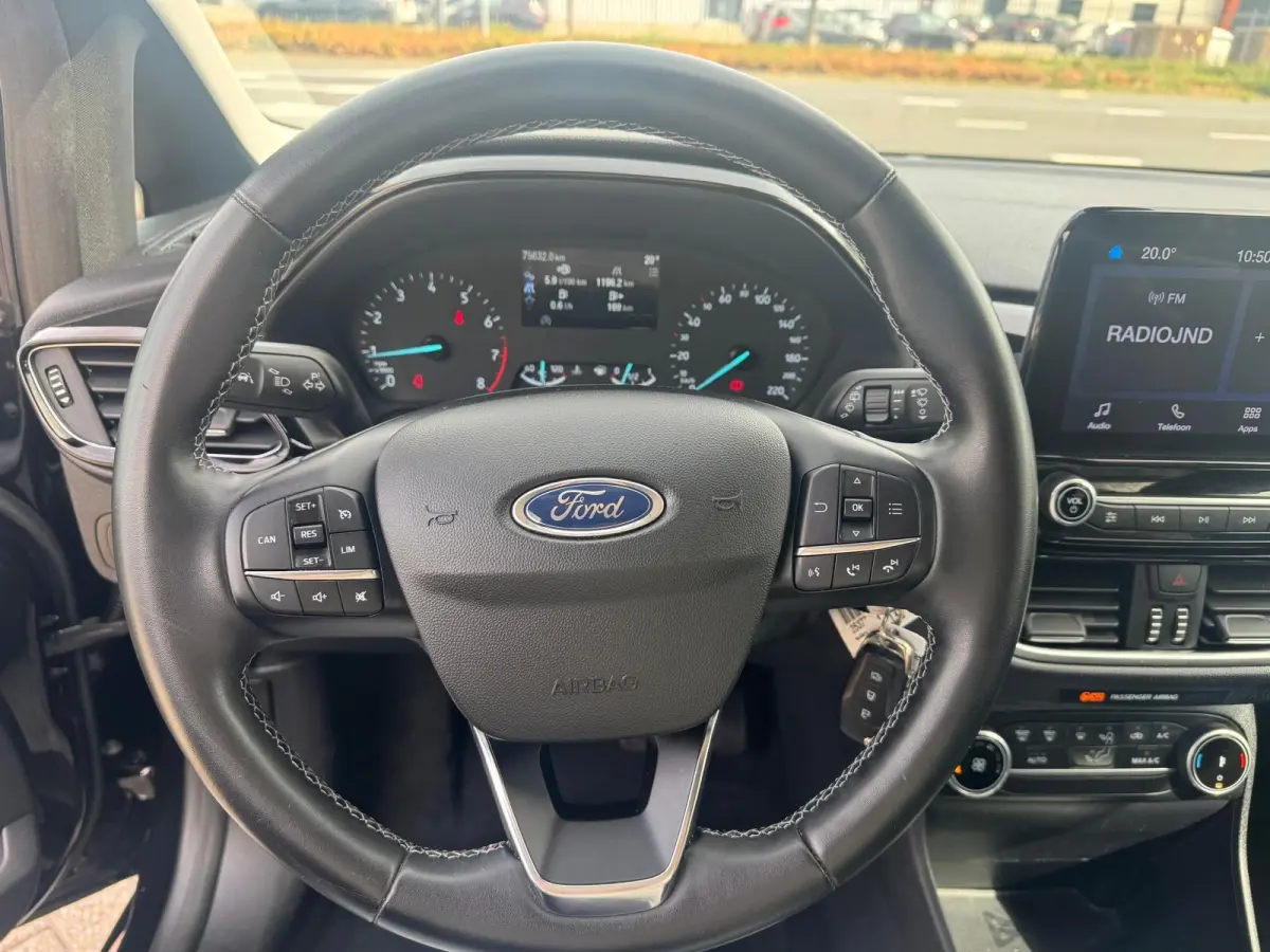 1.0 EcoBoost Titanium | Parkeersensoren Achter | Cruise Ctrl | Apple Carplay/ Android Auto | Climate Control |