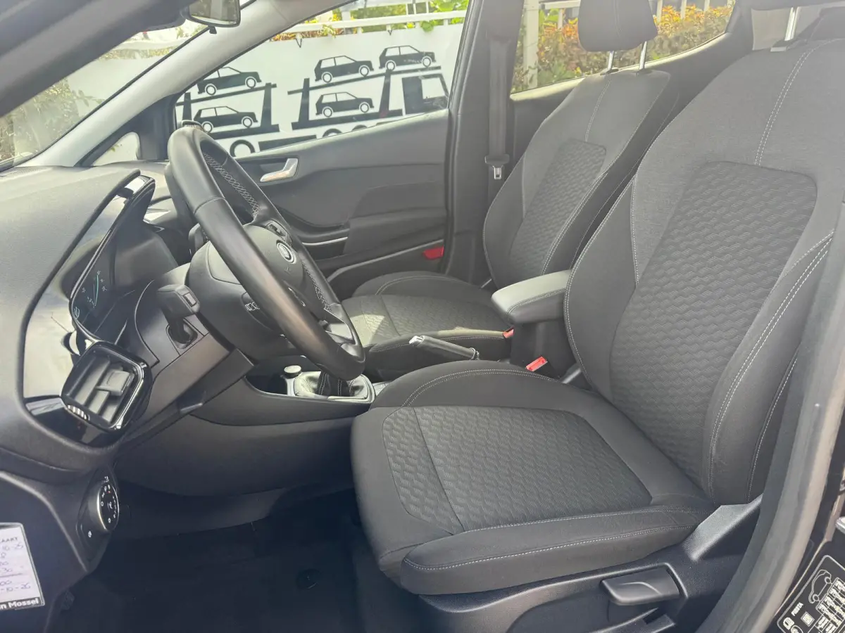 1.0 EcoBoost Titanium | Parkeersensoren Achter | Cruise Ctrl | Apple Carplay/ Android Auto | Climate Control |