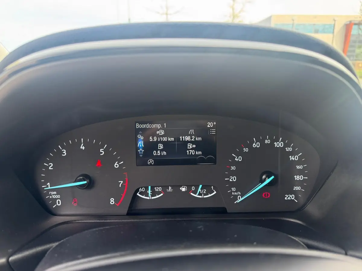 1.0 EcoBoost Titanium | Parkeersensoren Achter | Cruise Ctrl | Apple Carplay/ Android Auto | Climate Control |