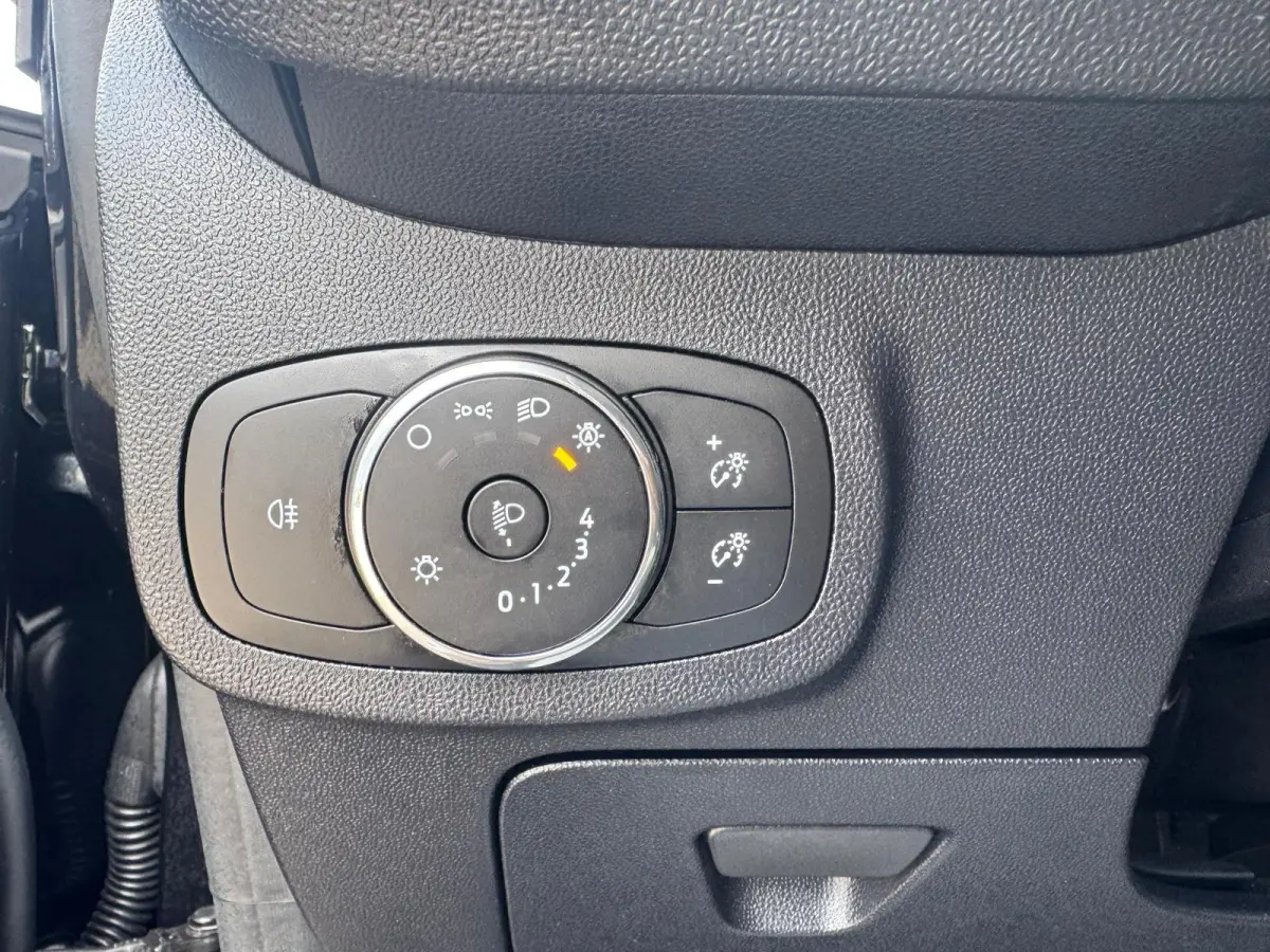 1.0 EcoBoost Titanium | Parkeersensoren Achter | Cruise Ctrl | Apple Carplay/ Android Auto | Climate Control |