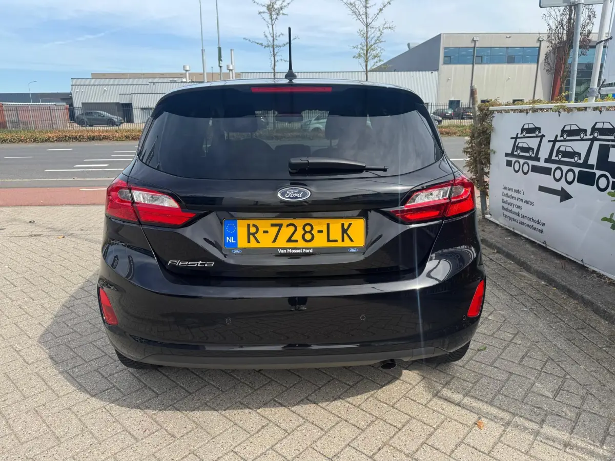 1.0 EcoBoost Titanium | Parkeersensoren Achter | Cruise Ctrl | Apple Carplay/ Android Auto | Climate Control |