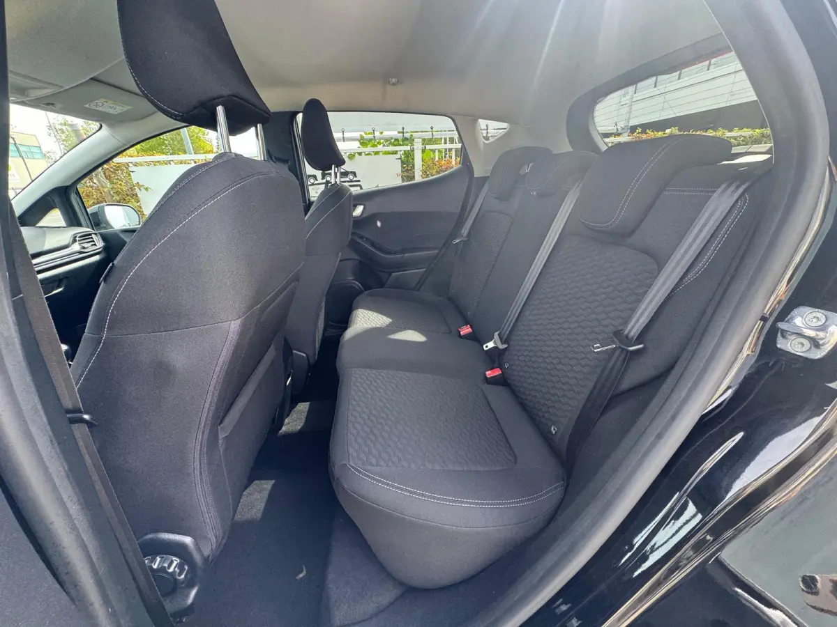 1.0 EcoBoost Titanium | Parkeersensoren Achter | Cruise Ctrl | Apple Carplay/ Android Auto | Climate Control |
