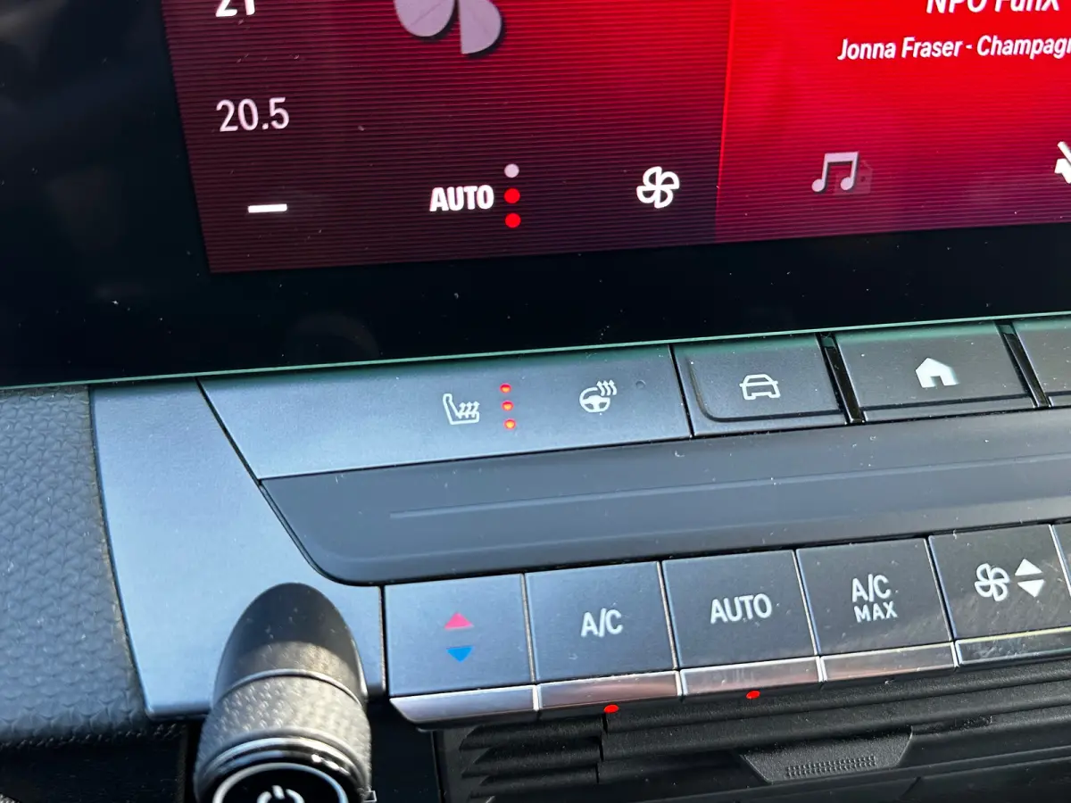 1.2 130 PK Level 4/GS Line | TREKHAAK AFNB.| ELEK. SCHUIF/KANTELDAK| HEAD-UP DISPLAY| 360* CAMERA| ADAPTIEVE CRUISE CONTROL| AGR STOELEN| SFEERVERLICHTING| STUUR, STOEL EN VOORRUITVERWARMING