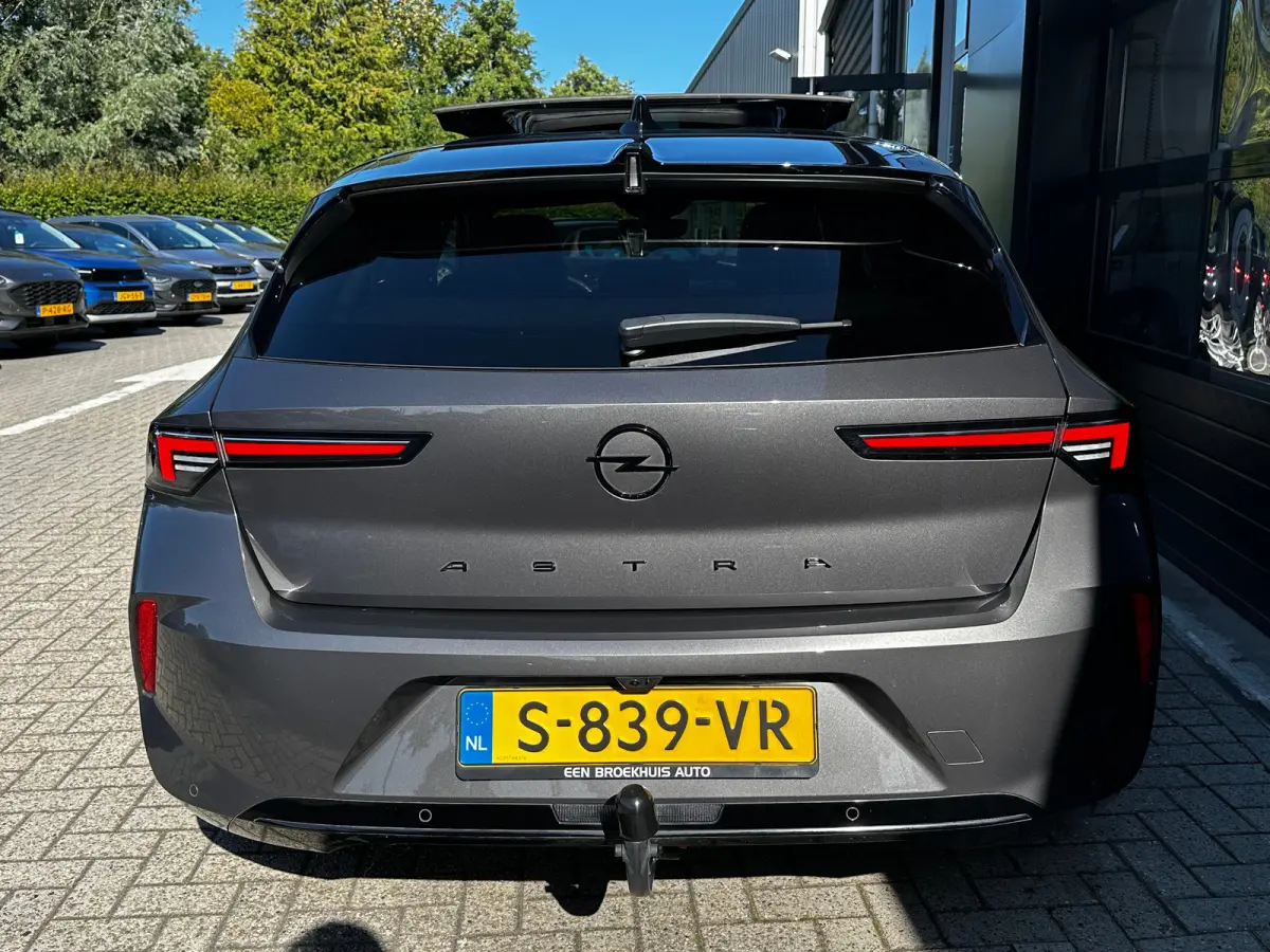 1.2 130 PK Level 4/GS Line | TREKHAAK AFNB.| ELEK. SCHUIF/KANTELDAK| HEAD-UP DISPLAY| 360* CAMERA| ADAPTIEVE CRUISE CONTROL| AGR STOELEN| SFEERVERLICHTING| STUUR, STOEL EN VOORRUITVERWARMING