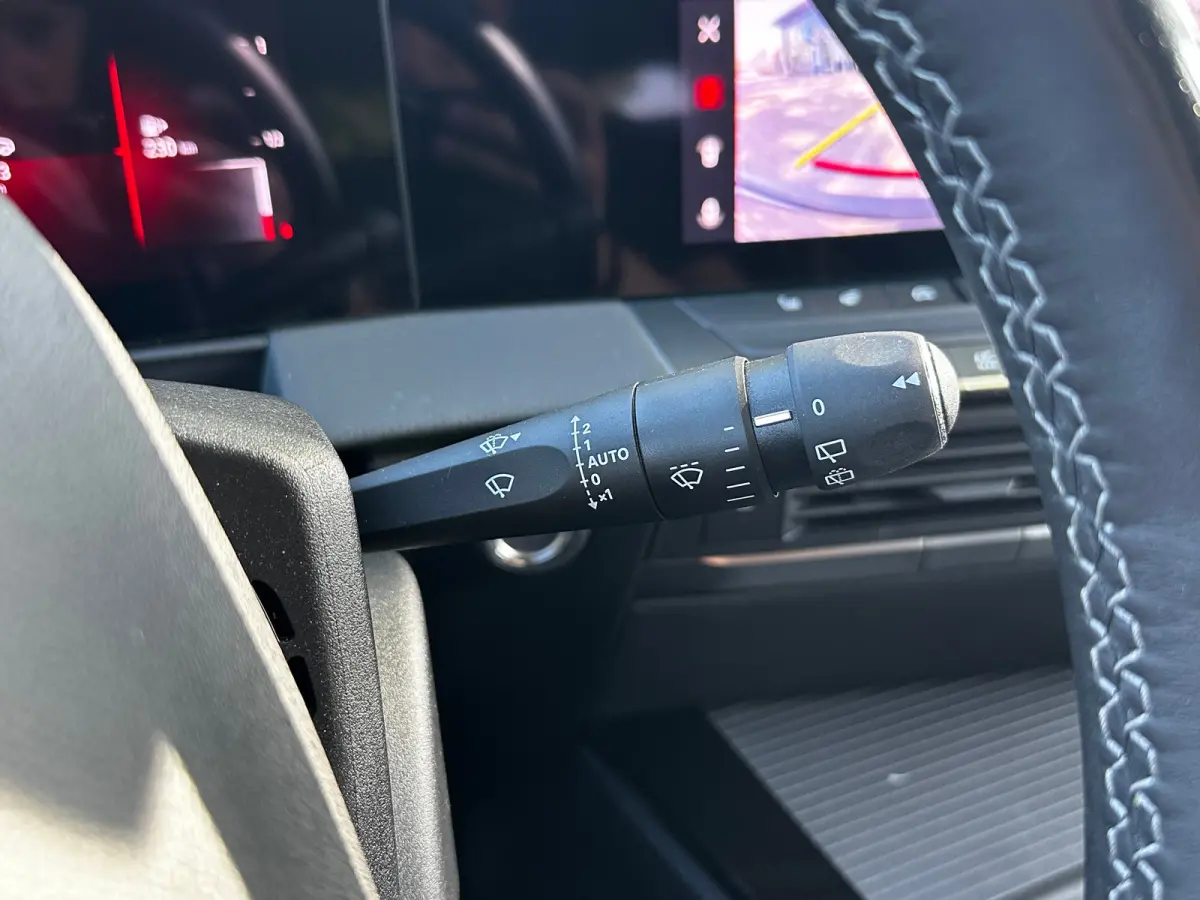 1.2 130 PK Level 4/GS Line | TREKHAAK AFNB.| ELEK. SCHUIF/KANTELDAK| HEAD-UP DISPLAY| 360* CAMERA| ADAPTIEVE CRUISE CONTROL| AGR STOELEN| SFEERVERLICHTING| STUUR, STOEL EN VOORRUITVERWARMING