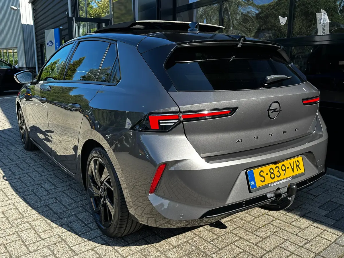 1.2 130 PK Level 4/GS Line | TREKHAAK AFNB.| ELEK. SCHUIF/KANTELDAK| HEAD-UP DISPLAY| 360* CAMERA| ADAPTIEVE CRUISE CONTROL| AGR STOELEN| SFEERVERLICHTING| STUUR, STOEL EN VOORRUITVERWARMING
