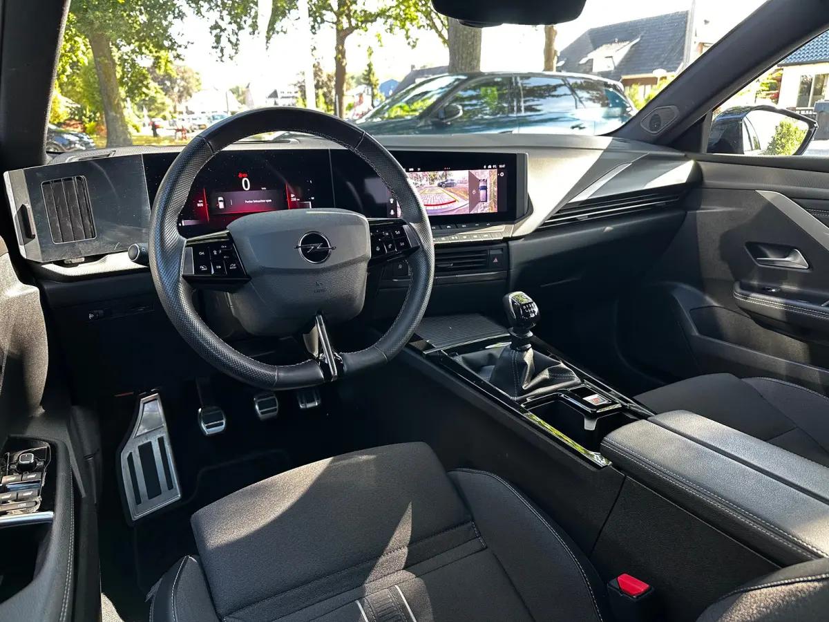 1.2 130 PK Level 4/GS Line | TREKHAAK AFNB.| ELEK. SCHUIF/KANTELDAK| HEAD-UP DISPLAY| 360* CAMERA| ADAPTIEVE CRUISE CONTROL| AGR STOELEN| SFEERVERLICHTING| STUUR, STOEL EN VOORRUITVERWARMING