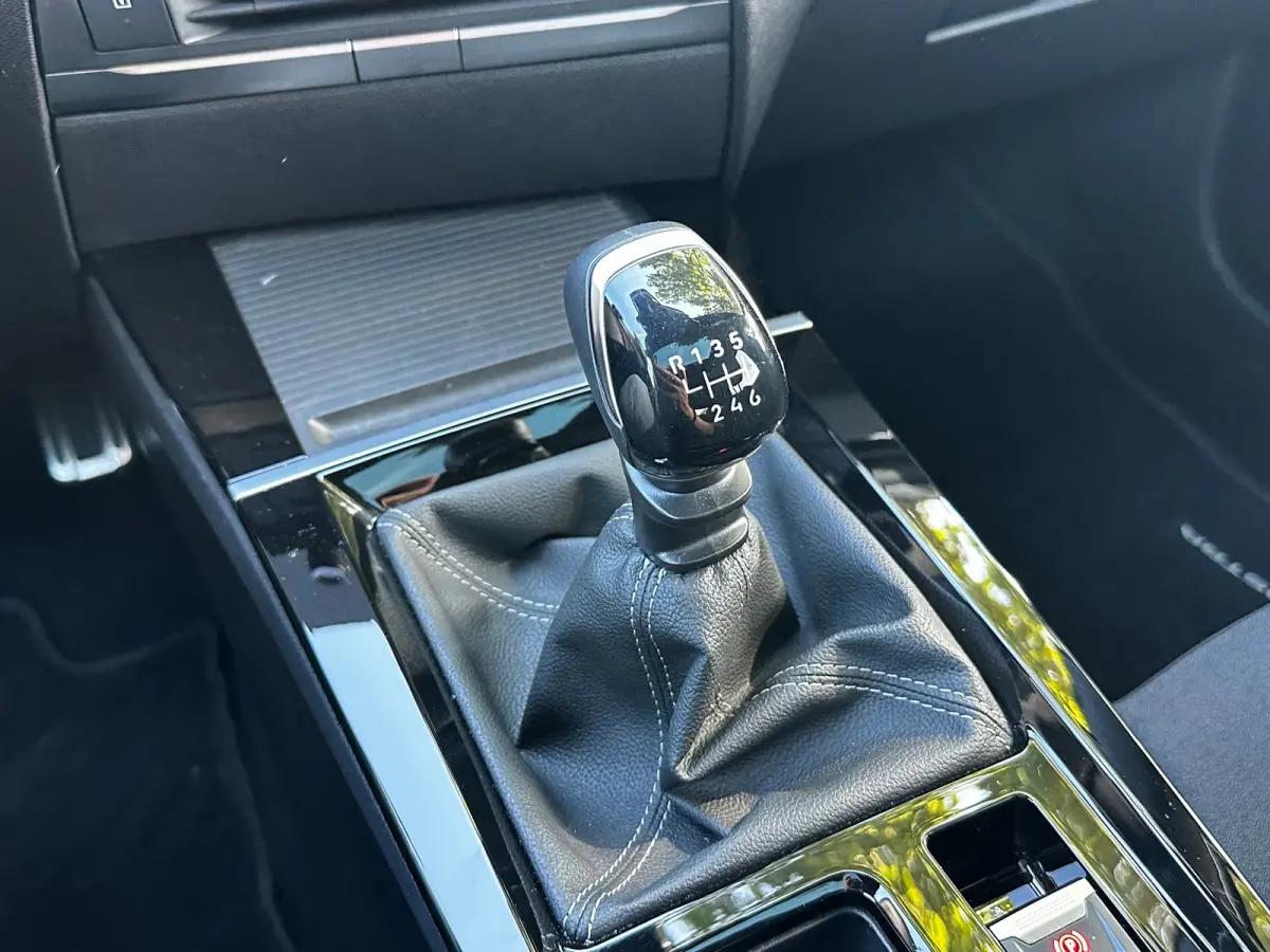 1.2 130 PK Level 4/GS Line | TREKHAAK AFNB.| ELEK. SCHUIF/KANTELDAK| HEAD-UP DISPLAY| 360* CAMERA| ADAPTIEVE CRUISE CONTROL| AGR STOELEN| SFEERVERLICHTING| STUUR, STOEL EN VOORRUITVERWARMING