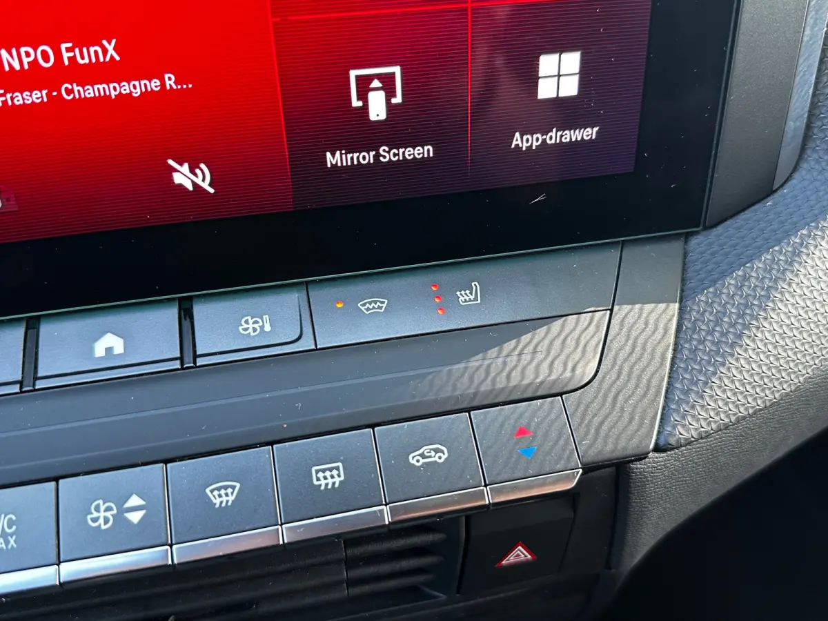 1.2 130 PK Level 4/GS Line | TREKHAAK AFNB.| ELEK. SCHUIF/KANTELDAK| HEAD-UP DISPLAY| 360* CAMERA| ADAPTIEVE CRUISE CONTROL| AGR STOELEN| SFEERVERLICHTING| STUUR, STOEL EN VOORRUITVERWARMING