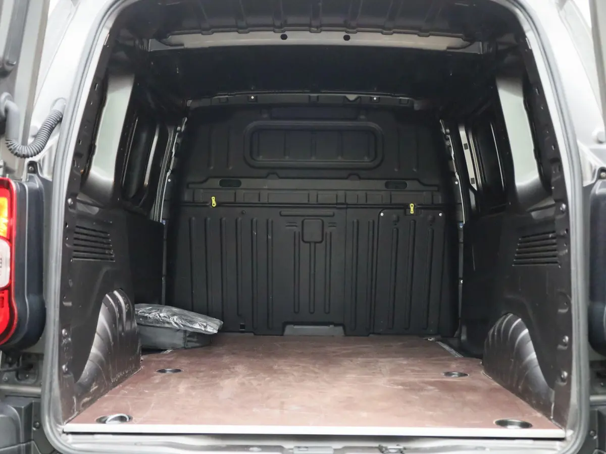 136 L1 50 kWh