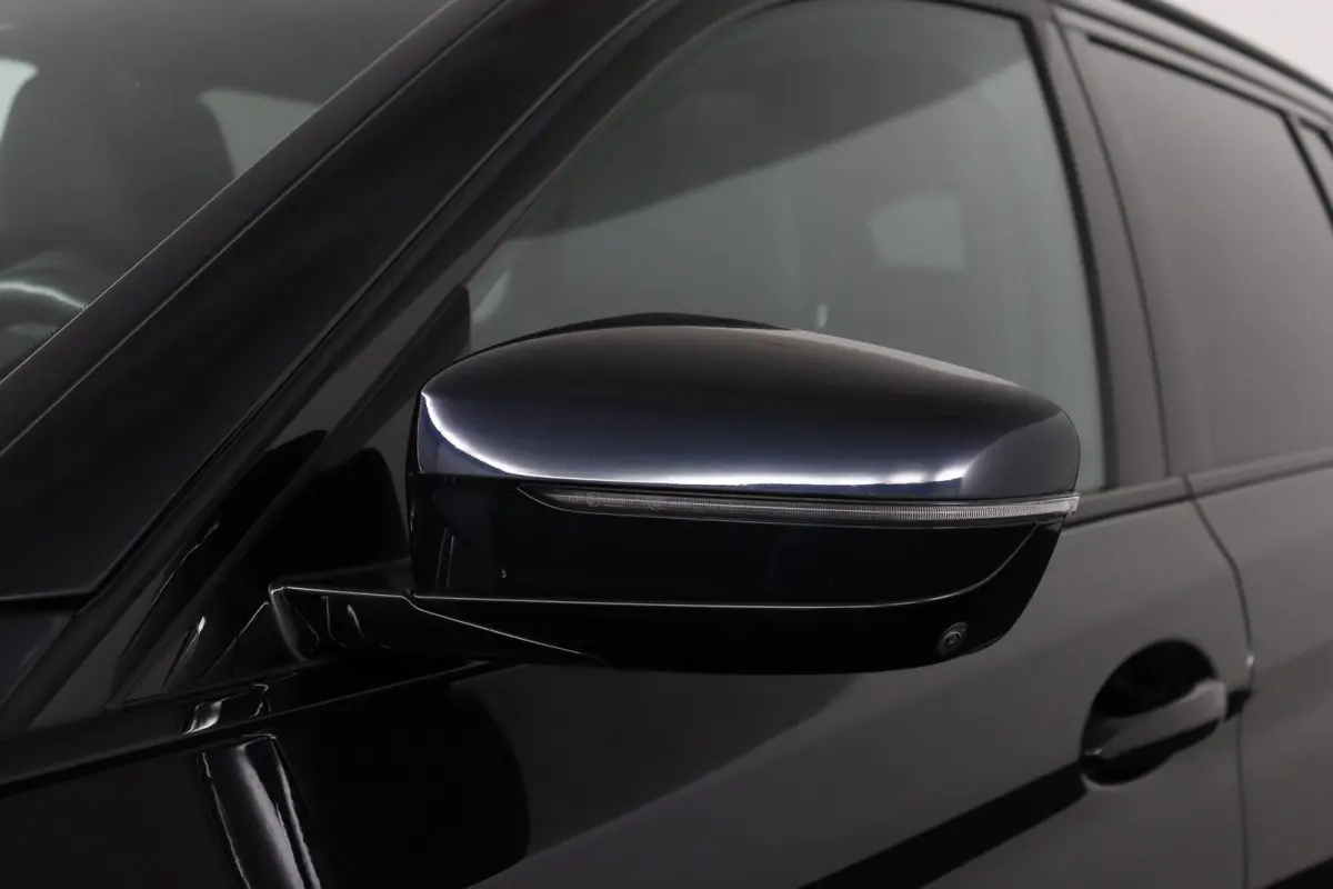 530i High Executive Edition Trekhaak | Panoramadak | Head-Up Display | Driving Assistant Plus | Harman Kardon | Comfortstoelen