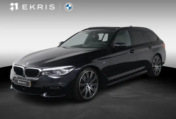 530i High Executive Edition Trekhaak | Panoramadak | Head-Up Display | Driving Assistant Plus | Harman Kardon | Comfortstoelen
