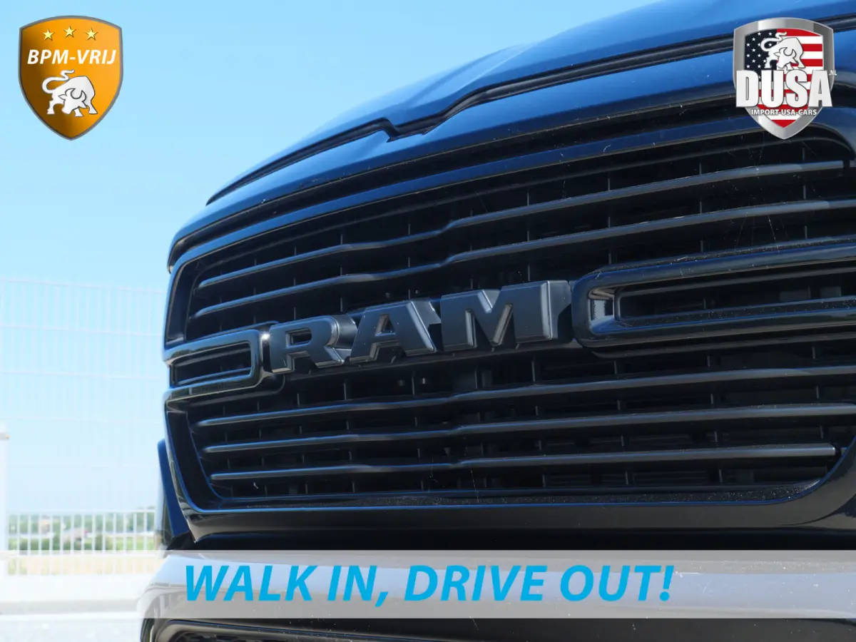 1500 | Laramie Sport | 5.7 V8 | HEMI | 4x4 | Crew Cab Panoramadak | Leder | Uconnect touchscreen | Getoonde accessoires zijn verkrijgbaar tegen meerprijs